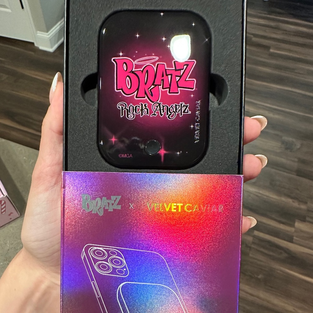 Velvet Caviar Bratz Battery Charger